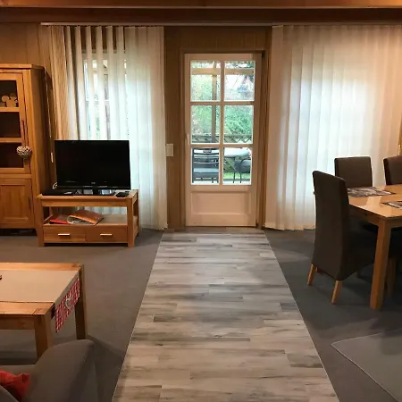 Heidekaefer Ferienhaus Eichhoernchen